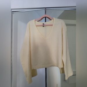 H&M Cream V-Neck Sweater